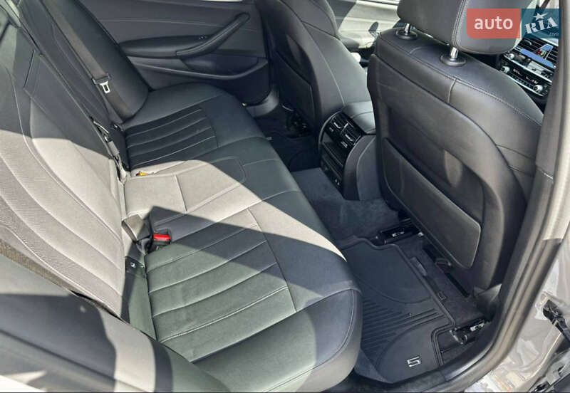 Седан BMW 5 Series 2021 в Львові