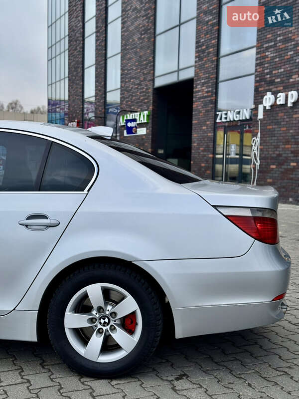 Седан BMW 5 Series 2003 в Черновцах