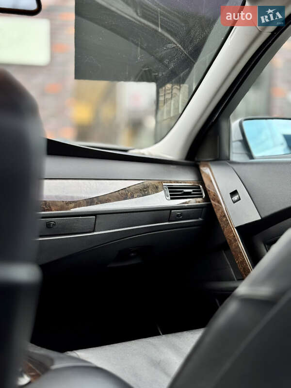 Седан BMW 5 Series 2003 в Черновцах