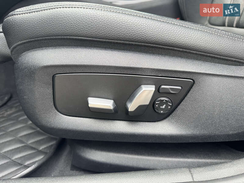 Седан BMW 5 Series 2019 в Дніпрі