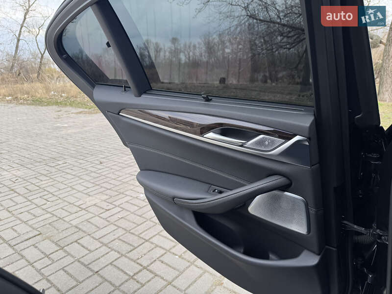 Седан BMW 5 Series 2019 в Дніпрі