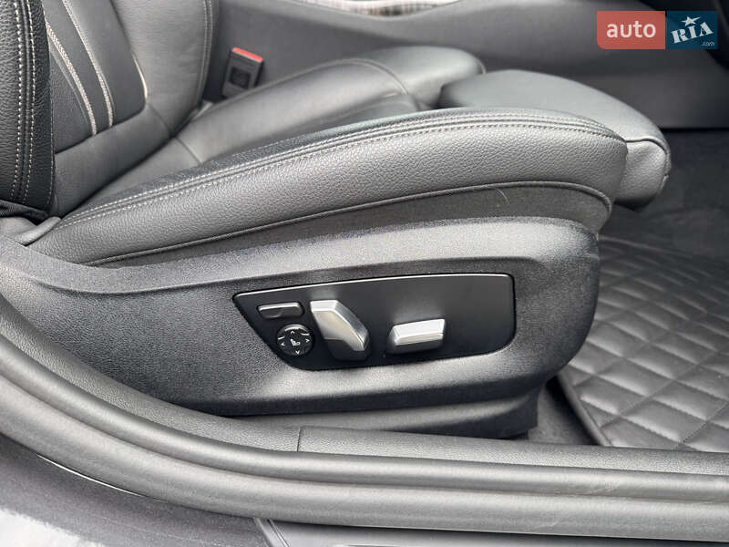 Седан BMW 5 Series 2019 в Дніпрі