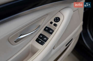 Седан BMW 5 Series 2012 в 