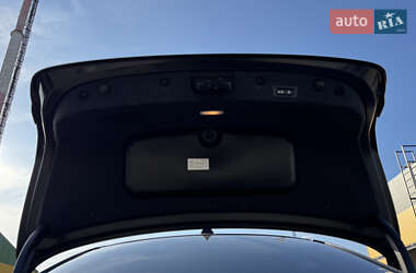 Седан BMW 5 Series 2012 в 