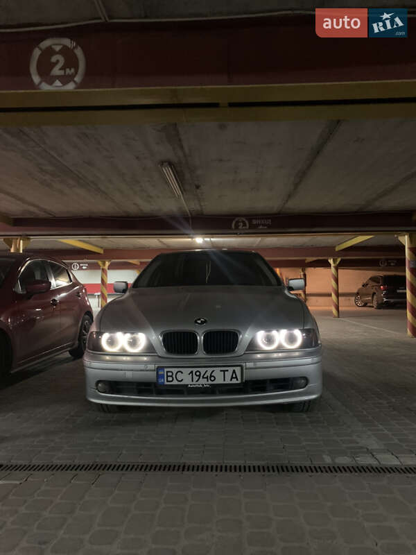 Седан BMW 5 Series 2001 в Львові