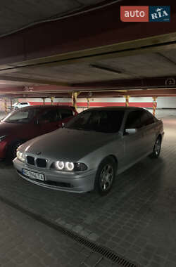 Седан BMW 5 Series 2001 в 