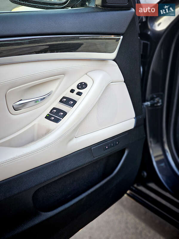 Седан BMW 5 Series 2013 в Львові