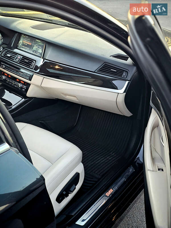 Седан BMW 5 Series 2013 в Львові