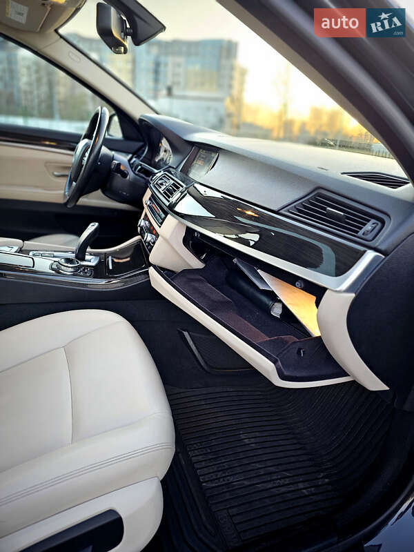 Седан BMW 5 Series 2013 в Львові