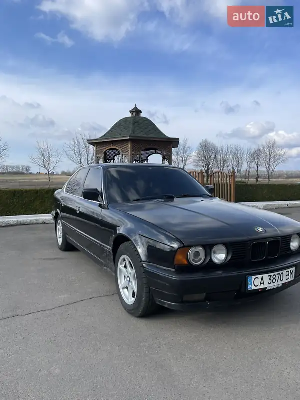 Седан BMW 5 Series 1990 в 