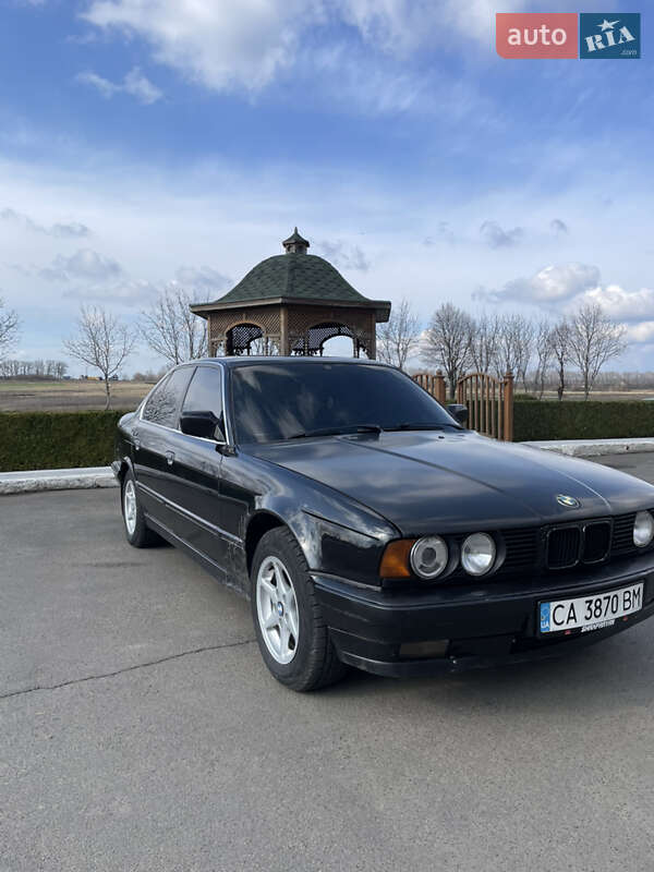 Седан BMW 5 Series 1990 в Шполе