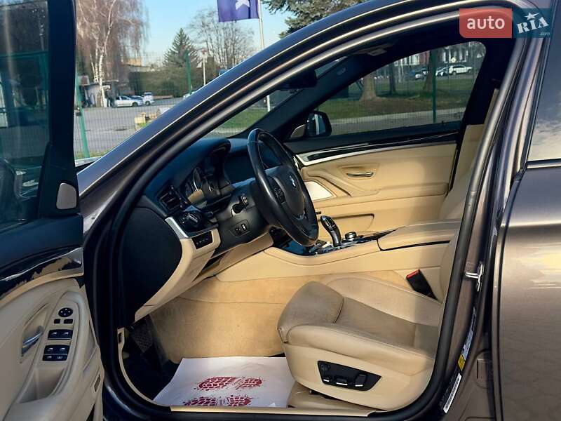Седан BMW 5 Series 2013 в Львове