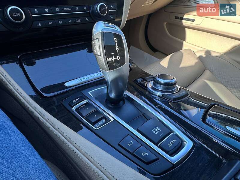 Седан BMW 5 Series 2013 в Львове