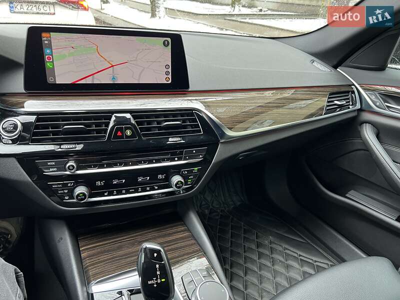 Седан BMW 5 Series 2018 в Львове