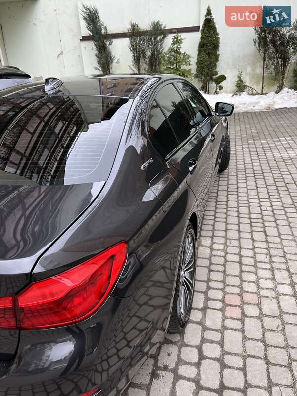 Седан BMW 5 Series 2018 в Львове