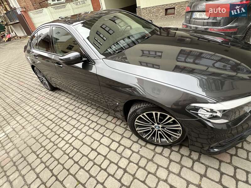 Седан BMW 5 Series 2018 в 