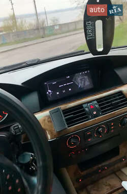 Седан BMW 5 Series 2005 в 