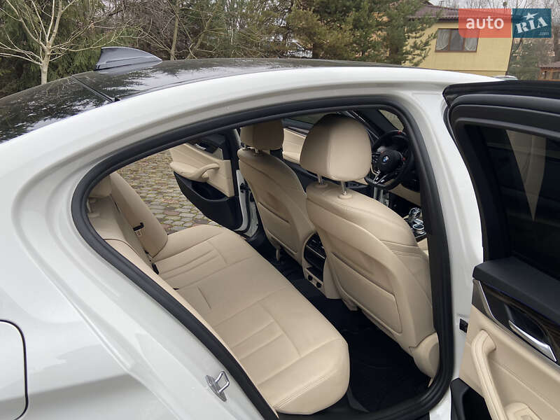 Седан BMW 5 Series 2017 в Львове