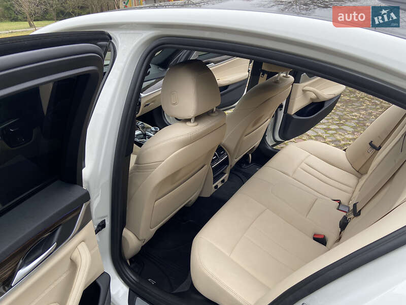 Седан BMW 5 Series 2017 в Львове