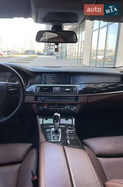 Седан BMW 5 Series 2012 в 