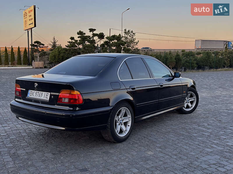 Седан BMW 5 Series 2001 в Ровно