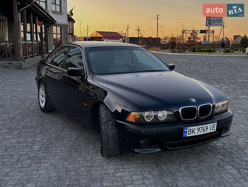 Седан BMW 5 Series 2001 в Ровно