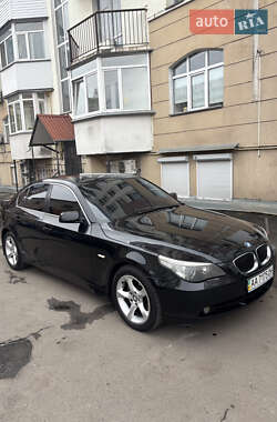 Седан BMW 5 Series 2005 в 
