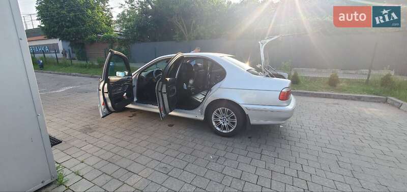 Седан BMW 5 Series 2003 в Львові