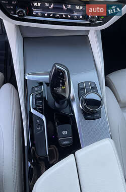 Седан BMW 5 Series 2017 в 