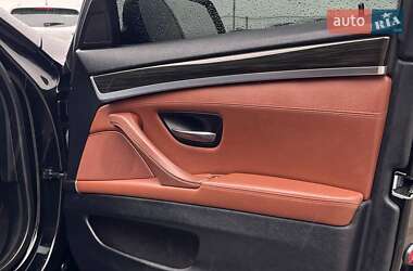 Седан BMW 5 Series 2013 в 