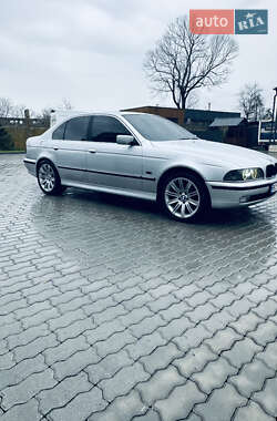 Седан BMW 5 Series 2000 в 