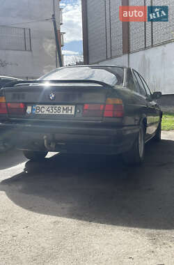 Седан BMW 5 Series 1989 в 