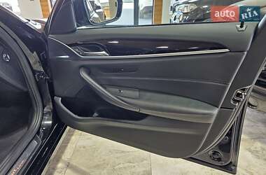 Универсал BMW 5 Series 2017 в 