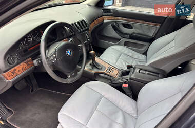 Седан BMW 5 Series 2001 в 