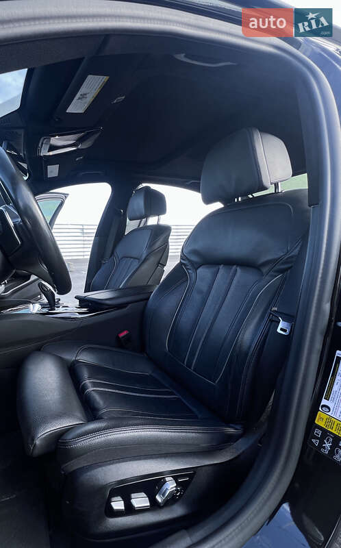 Седан BMW 5 Series 2017 в Львові