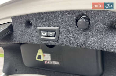 Седан BMW 5 Series 2012 в 