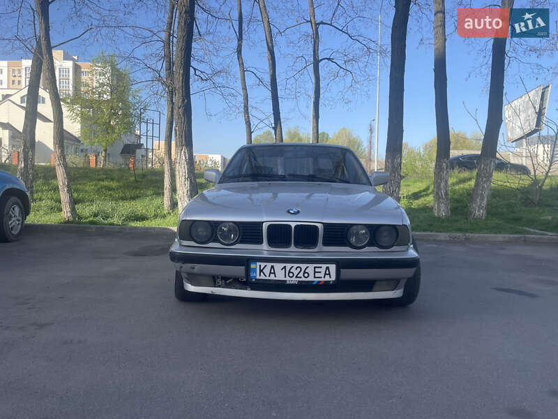 Седан BMW 5 Series 1991 в Києві