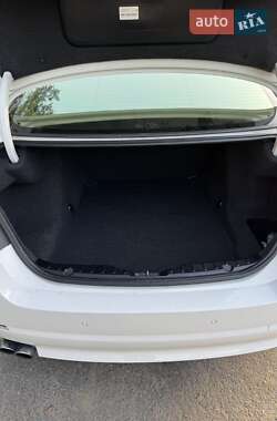 Седан BMW 5 Series 2012 в 