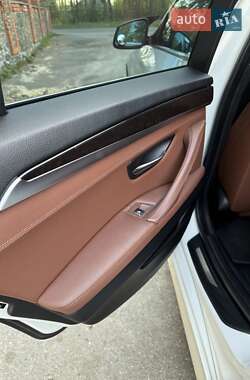 Седан BMW 5 Series 2012 в 