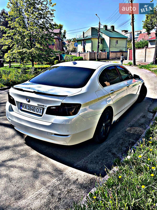 Седан BMW 5 Series 2014 в Киеве