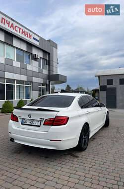 Седан BMW 5 Series 2012 в 