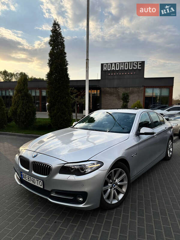 Седан BMW 5 Series 2013 в 