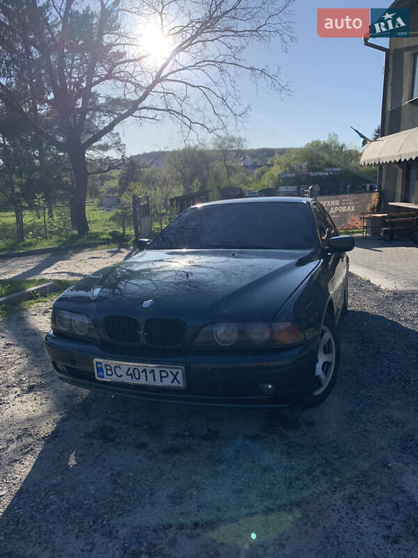 Седан BMW 5 Series 2000 в 