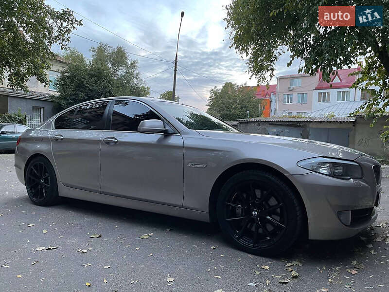 BMW 5 Series 2011 BMW 5 Series 2011