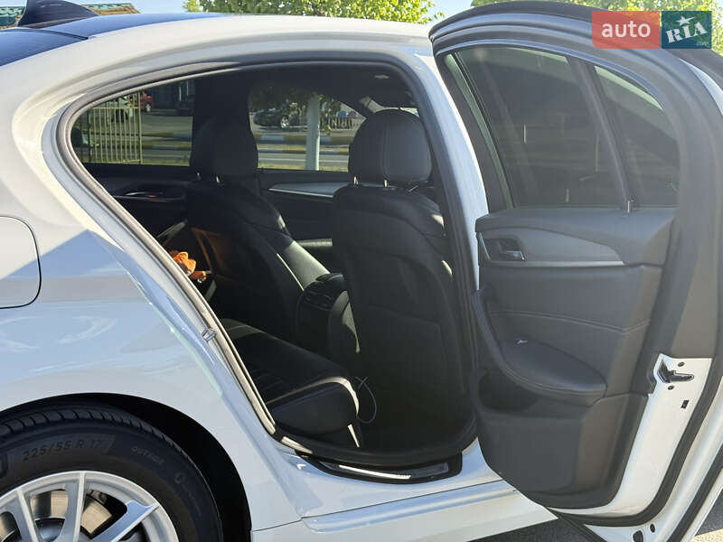 Седан BMW 5 Series 2017 в Києві