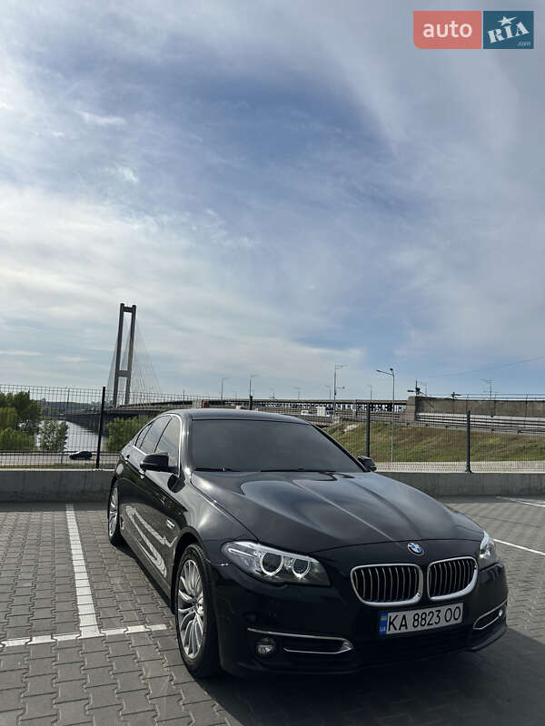 Седан BMW 5 Series 2013 в 