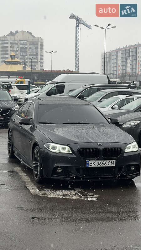 Седан BMW 5 Series 2016 в Рівному