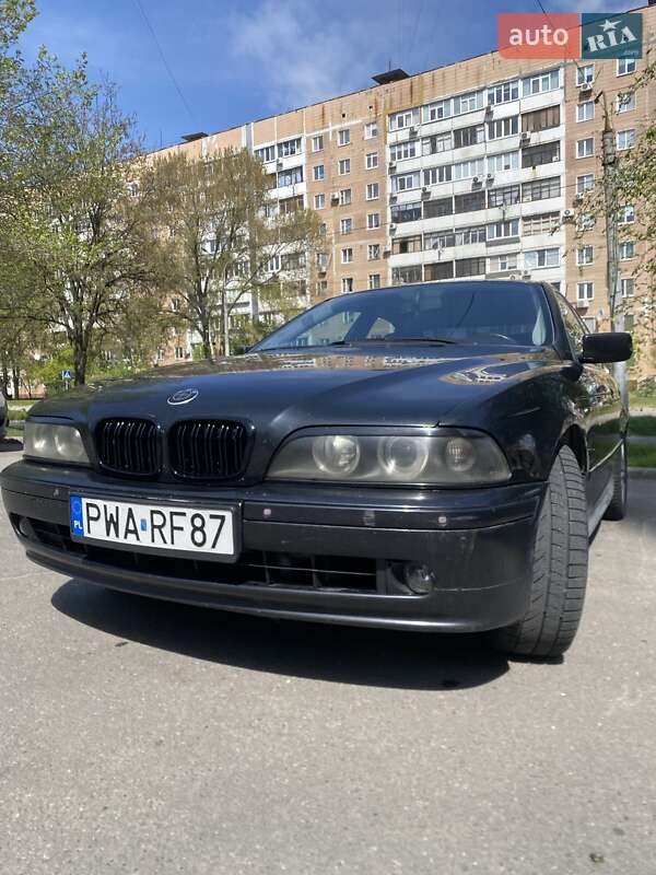 Седан BMW 5 Series 2001 в 