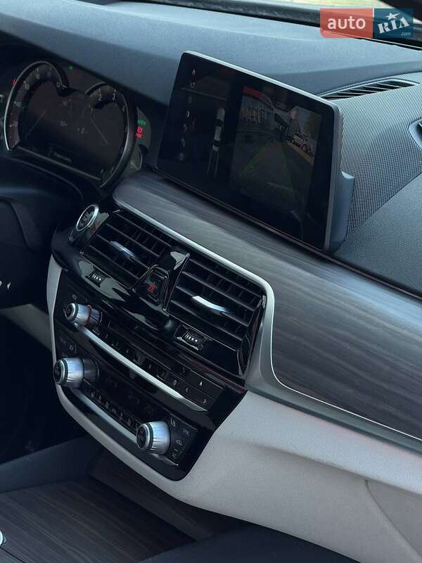 Седан BMW 5 Series 2017 в Черновцах
