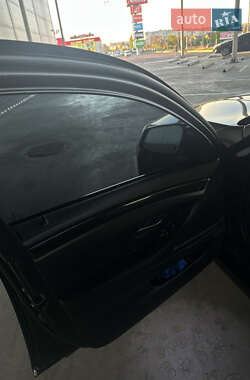 Седан BMW 5 Series 2012 в 